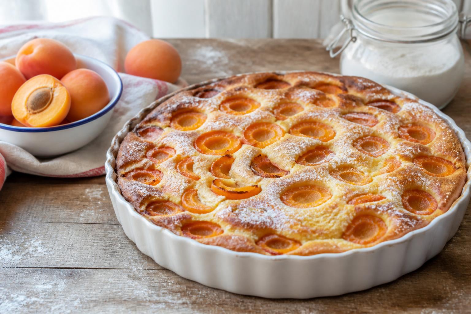 Clafoutis aux abricots : découvrez la recette gourmande à tester absolument 2 découvrez notre recette gourmande de clafoutis aux abricots, un dessert facile à préparer qui ravira vos papilles. à tester absolument pour un moment de douceur estivale.