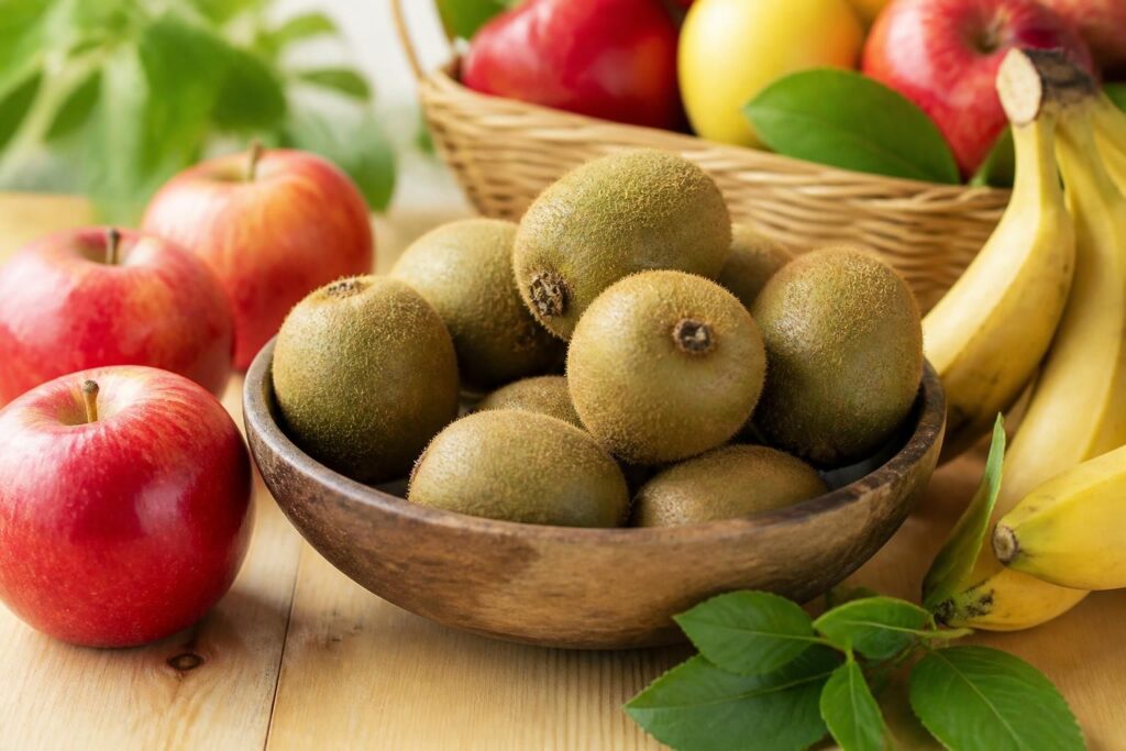 découvrez des méthodes simples et naturelles pour faire mûrir vos kiwis rapidement, afin de savourer leur douceur au bon moment.